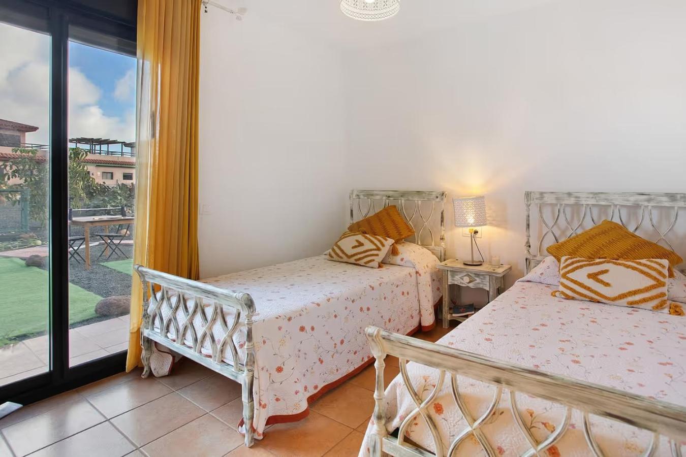 Amadeus Villa La Oliva Exterior photo